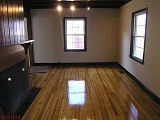 700 Forest Ave photo 1