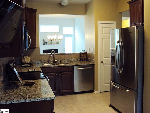 3rd image of 417 Cedar Pines Dr