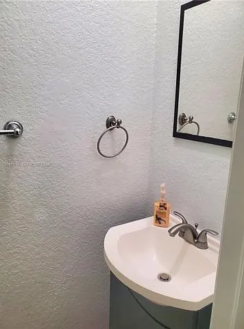 7834 Catalina Cir — Photo 6