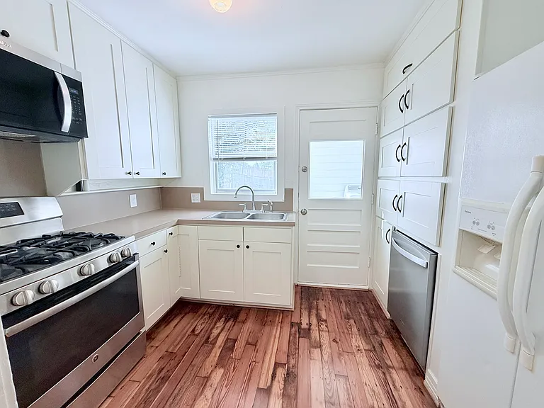 1621 Davis Blvd — Photo 3
