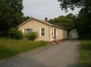 7 New Fletcher St, Chelmsford, MA 01824