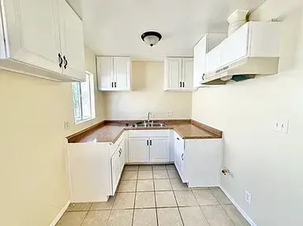 2613 W Imperial Hwy APT 4