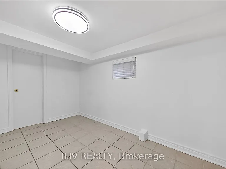 11 Leeswood Cres #BASEMENT — Photo 8