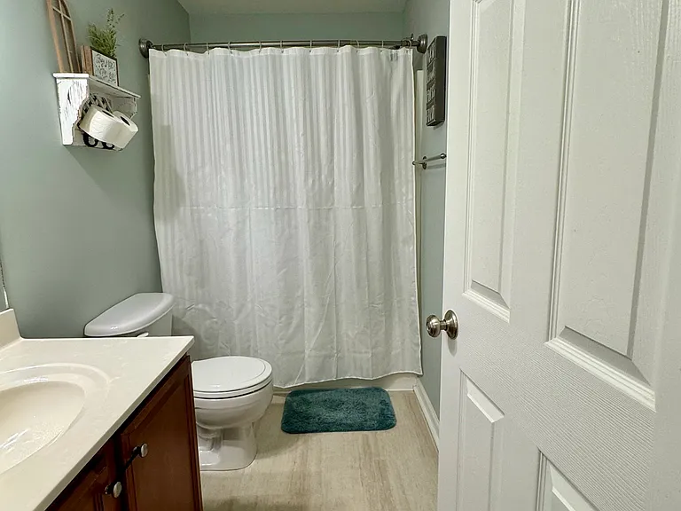 Second upstairs bathroom.