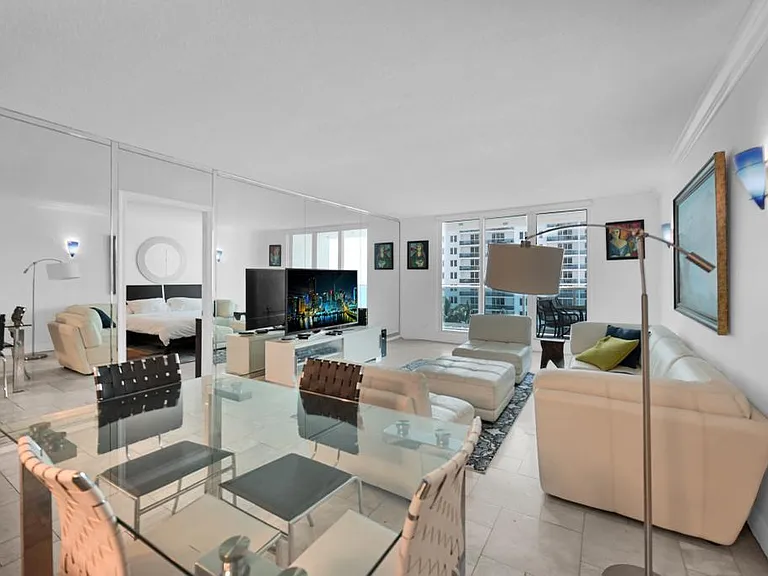2301 Collins Ave #1015 — Photo 26