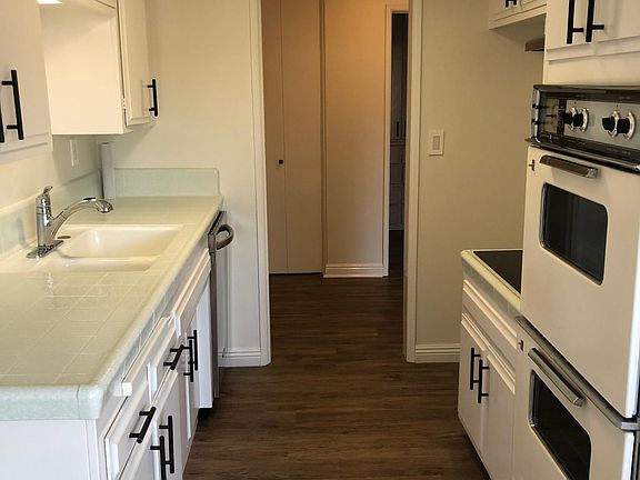 5th image of 120 Grand Ave Unit 202