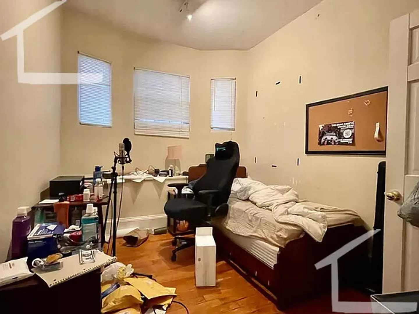 Huge 3 bed near BU and the Green Line in Brookline! — Photo 4