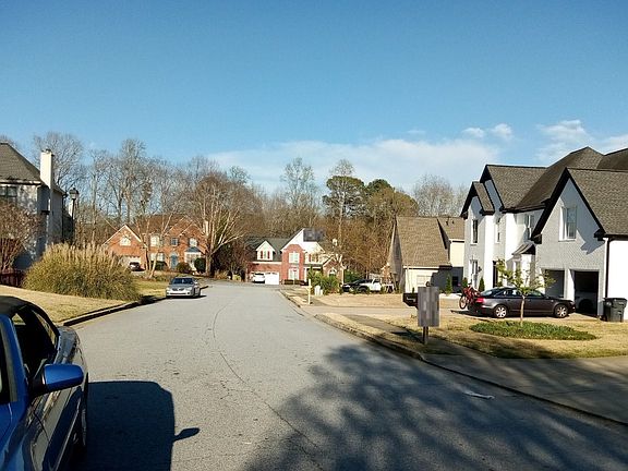 4th image of 349 Bay Hill Ct