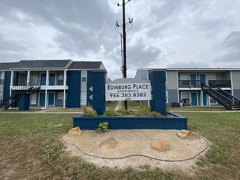Edinburg Place Apartments — Photo 1