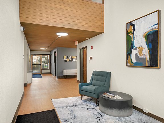 5th image of 4101 Parklawn Ave APT 121