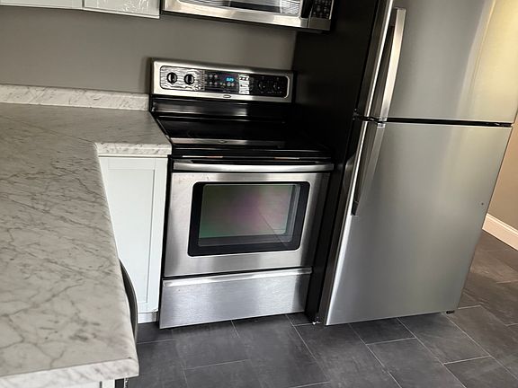 3rd image of 2946 Charles St