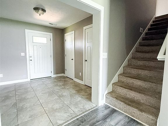 3rd image of 1113 Blue Bell Way