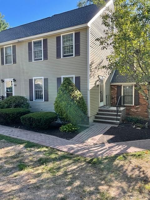 1st image of 7 Seaver Brook Ln