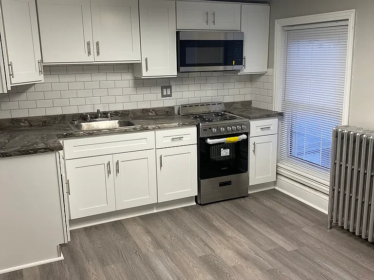 203 Green Ln #3F — Photo 2