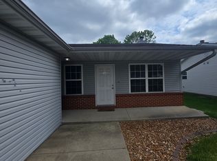 129 Autumn Pine Dr, Fairview Heights, IL 62208