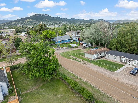 4th image of 100 Reed Ave