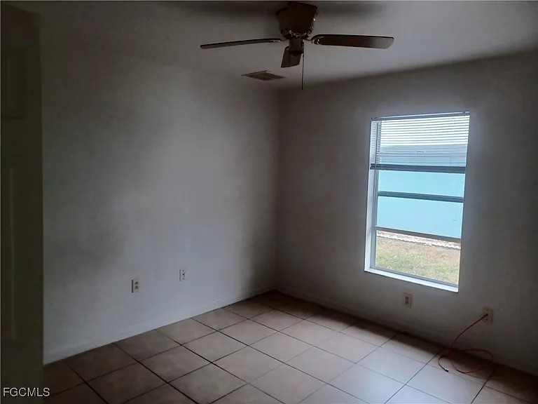 3020 SE Santa Barbara Pl — Photo 14
