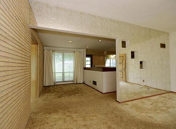 3rd image of 2478 Wembley Dr