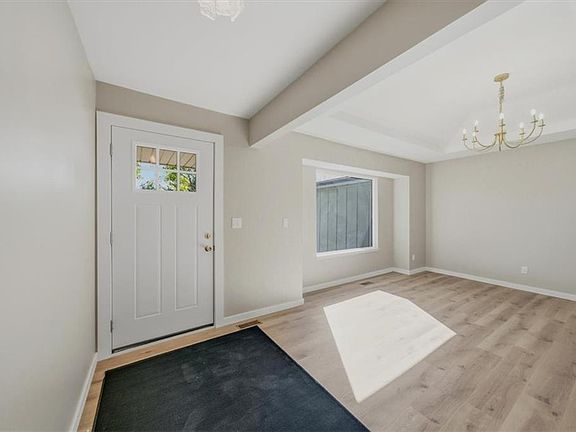 5th image of 1206 W Lucy Webb Rd
