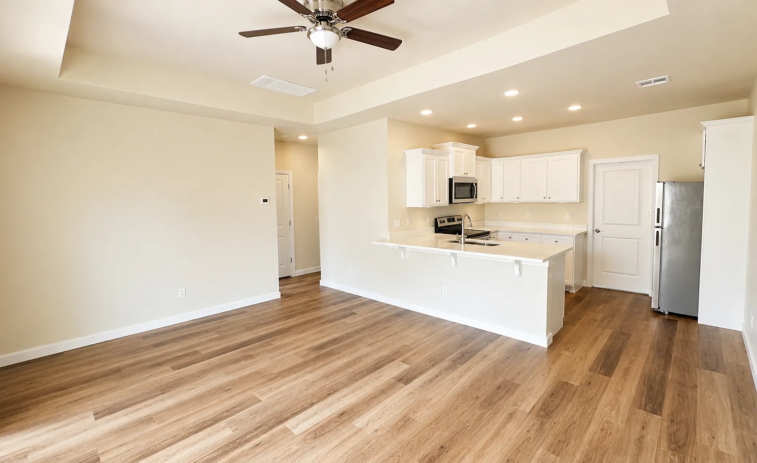 2 bed, 865 sqft, $1,275 — Photo 4