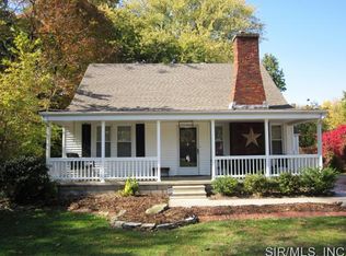 6424 Godfrey Rd, Godfrey, IL 62035