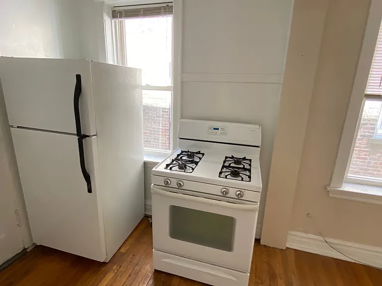 1961 W Foster Ave #3 — Photo 5