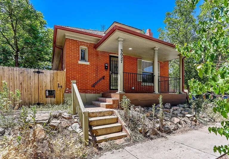 3027 N Hooker St — Photo 3