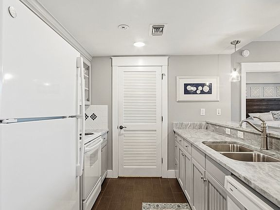 4th image of 9300 Baytowne Wharf Blvd Unit 410
