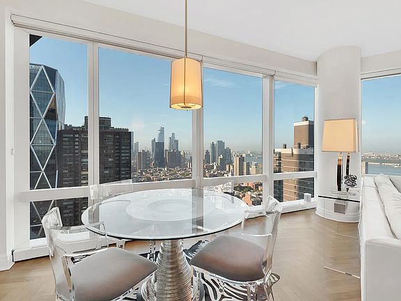 3rd image of 25 Columbus Cir #57E