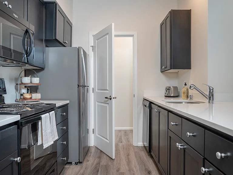 1x1 Deluxe l Model Kitchen