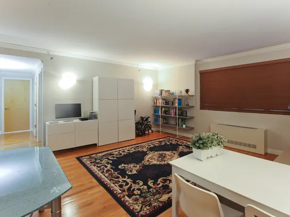 9935 Shore Road image 4 of 11