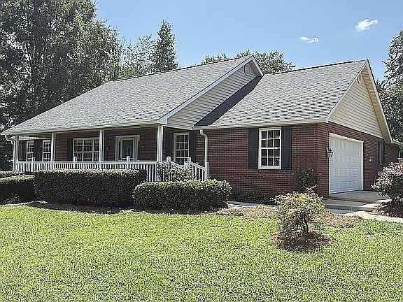 1st image of 916 McCrary Rd