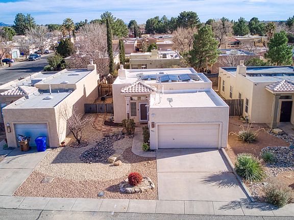4th image of 881 Chateau Dr