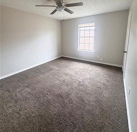 2nd image of 905 Linda Ln APT D