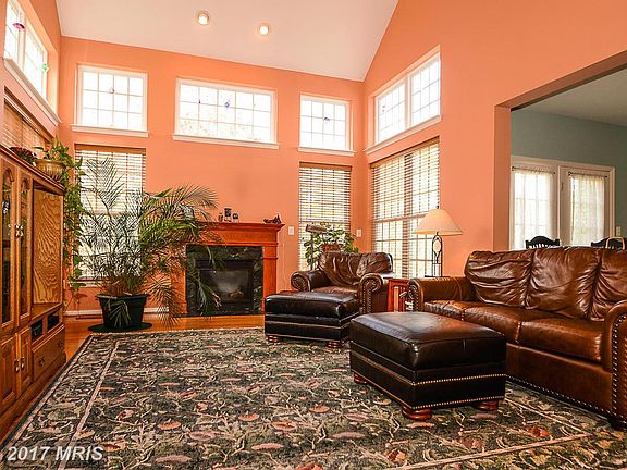 5th image of 7956 Sequoia Park Way