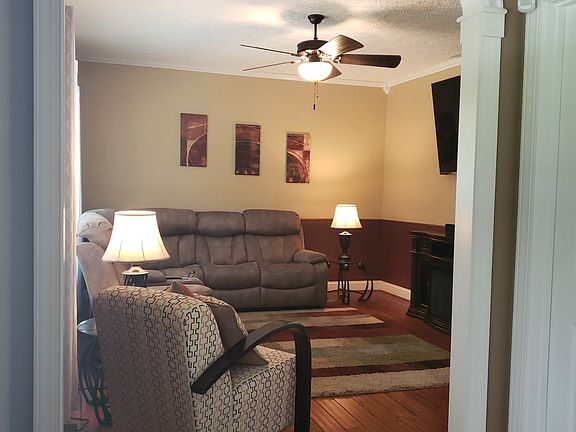 2nd image of 1700 Foxfire Rd