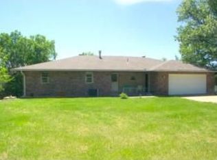 8099 Mike O Vince Rd, Ozawkie, KS 66070