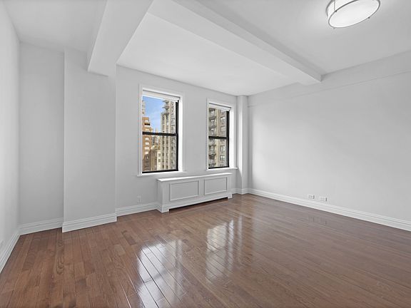 3rd image of 210 W 70th St APT 1004