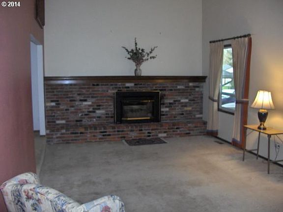 3rd image of 8912 NE 21st Ave