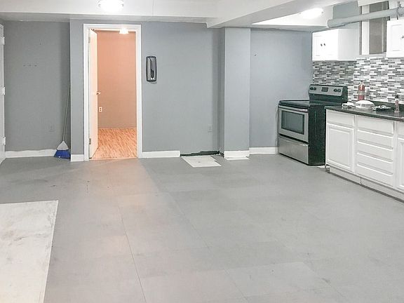 3rd image of 20 Crooke Ave #Bd