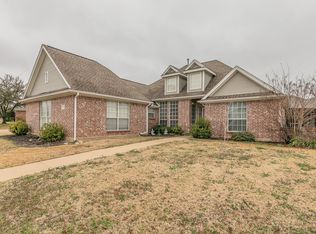 121 Daisey Ln, Justin, TX 76247