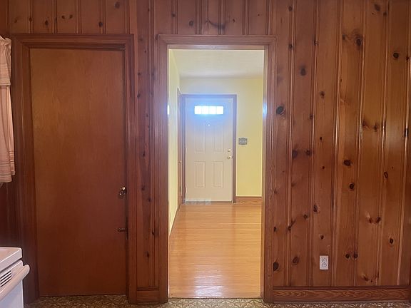 5th image of 141 Daniels Pl