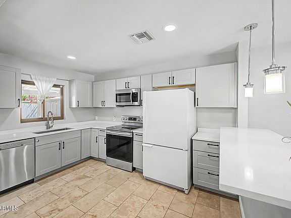 5th image of 2214 E MONTEREY Way
