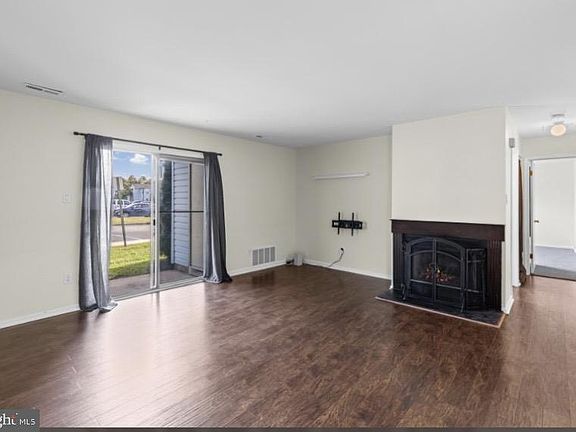 4th image of 535 Cascade Ct