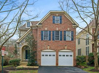 9215 Topaz St, Fairfax, VA 22031