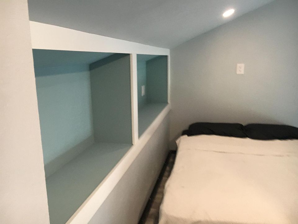 1st image of 14 E Avenue G