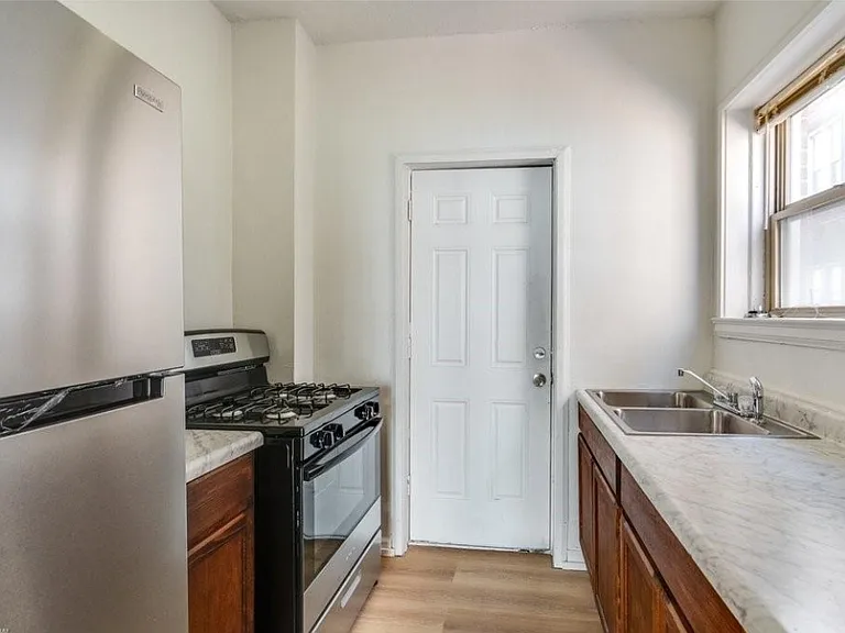 2848 S Moreland Blvd #10 — Photo 7
