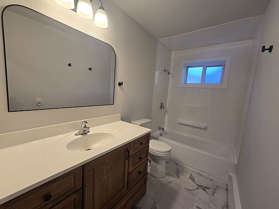 3rd image of 205 Blakely Rd #1