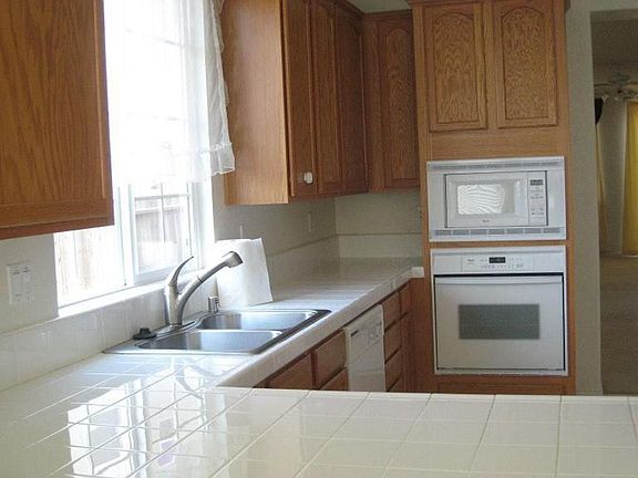 2nd image of 5713 Tres Piezas Dr