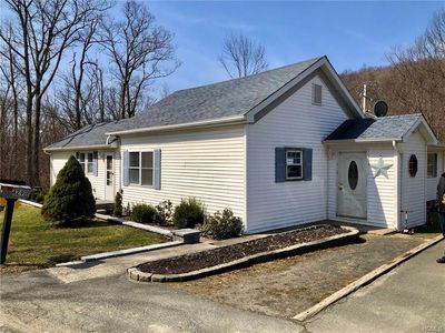 429 Nashopa Rd, Bloomingburg, NY, 12721